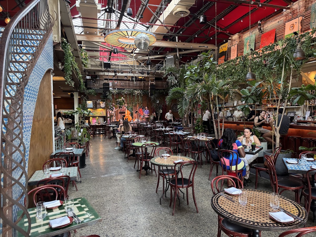 Fandi Mata — Restaurant