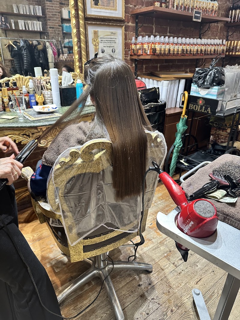 Delacqua Salon & Spa