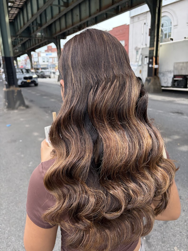 Delacqua Salon & Spa
